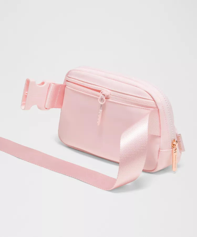 Lululemon Everywhere Belt Bag Su Nylon
